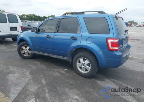 2009 Ford Escape Xlt z USA, uszkodzony, nr VIN 1FMCU03779KA32760